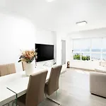 Primera Linea De Playa Poniente 아파트