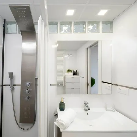 Apartamento Primera Línea De Playa Poniente *